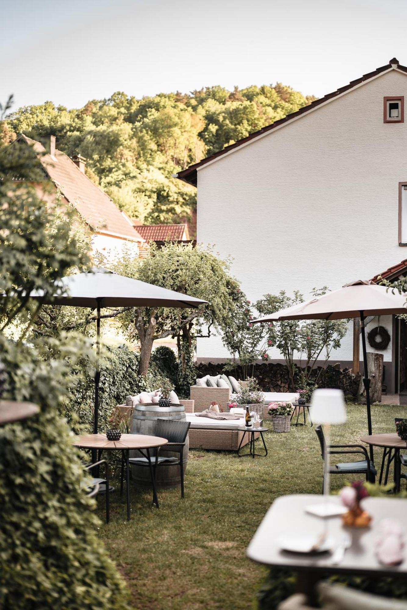 Landgasthaus & Hotel Zur Krone Dahn Exterior foto